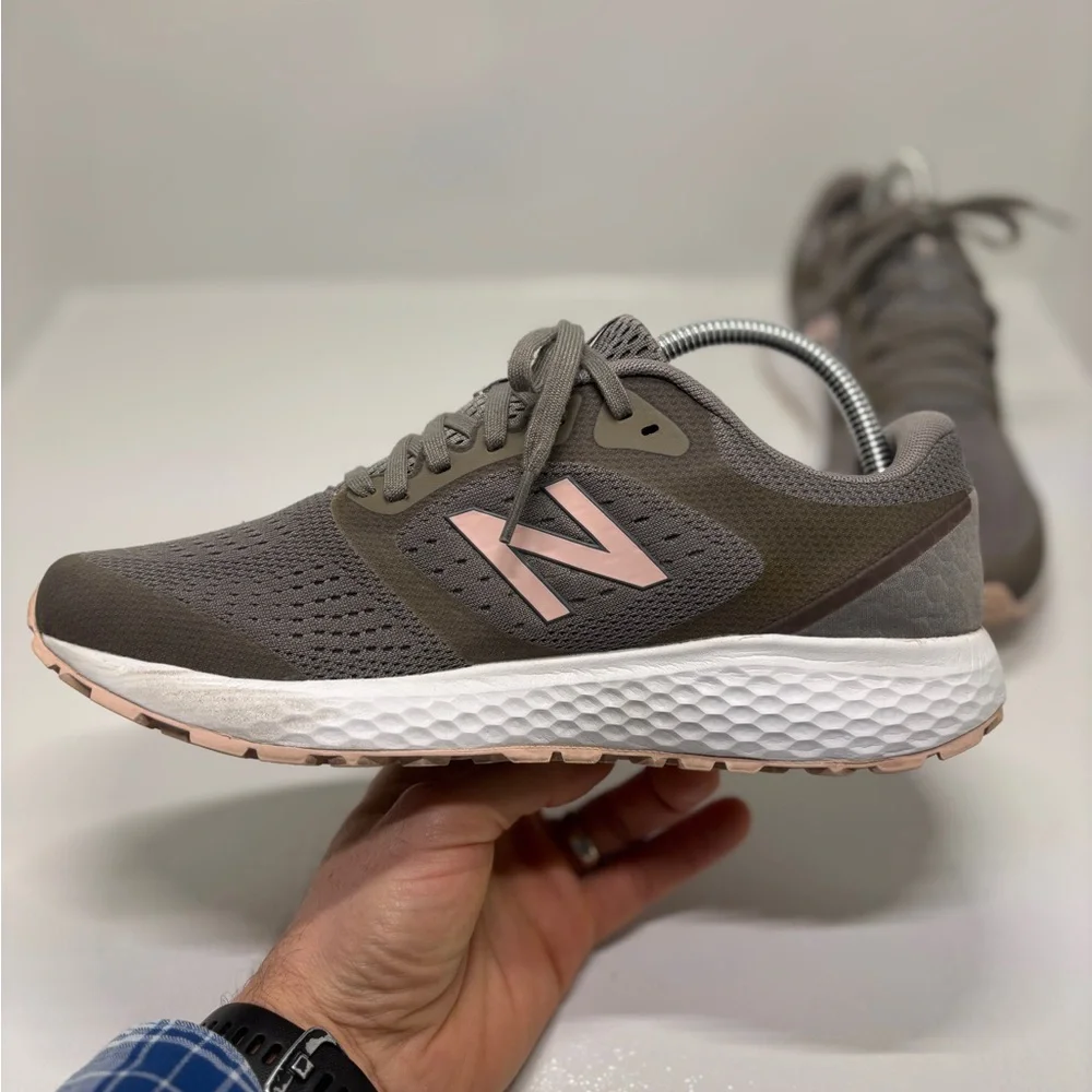 New Balance Fresh Foam 520 v8 Women’s Size 10 Gray Pink Running Shoes W520LM6 - Picture 12 of 14